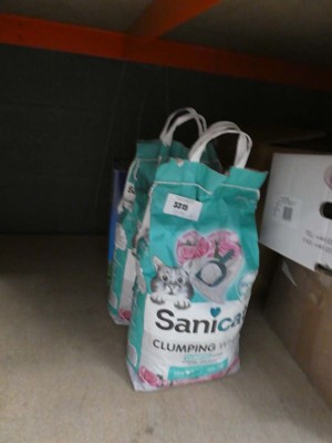 Lot 3315 - 2 bags of Sanicat clumping cat litter, plus a...