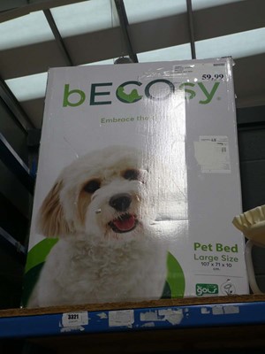 Lot 3321 - Be Cosy pet bed