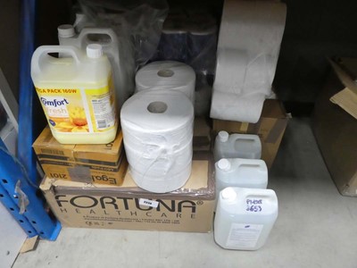 Lot 3330 - Lot of cleaning detergents, Comfort tubs,...