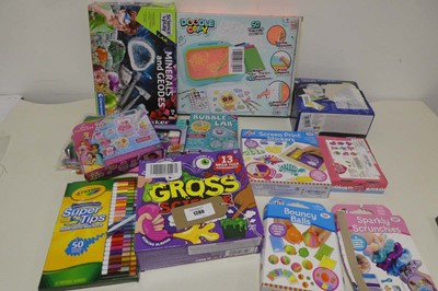 Lot 1280 - Selection of arts and crafts items incl....