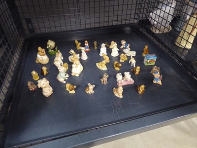 Lot 5440 - Cage containing Wade Whimsies and other figures