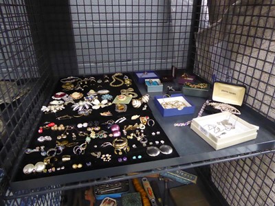 Lot 5422 - Cage containing quantity of costume jewellery