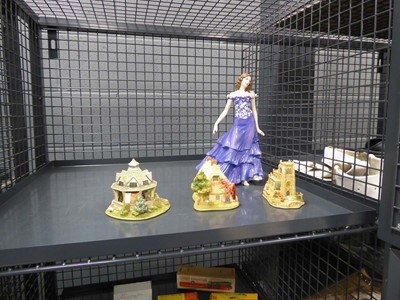 Lot 5444 - Cage containing 3 Lilliput Lane cottages plus...