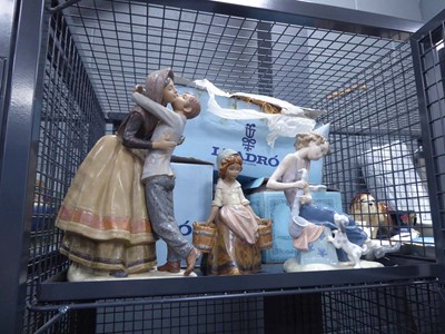 Lot 5424 - Cage containing 3 Lladro figures