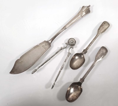 Lot 207 - An Edwardian silver slice, Sheffield 1909,...