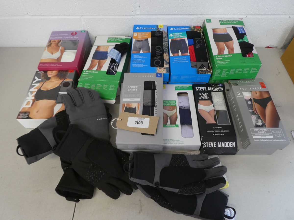 Lot A bag containing a quantity of men's and women'...