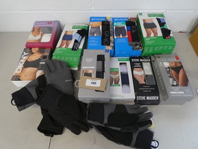 Lot A bag containing a quantity of men's and women'...