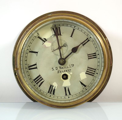 Lot 21 - A 20th century brass bulkhead clock, the 5.5...