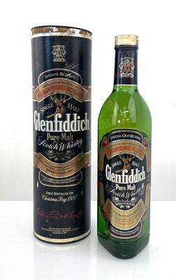 Lot 7 - An old bottle of Glenfiddich Pure Malt Single...