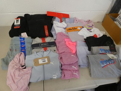 Lot Approx. 20 items of children's branded...