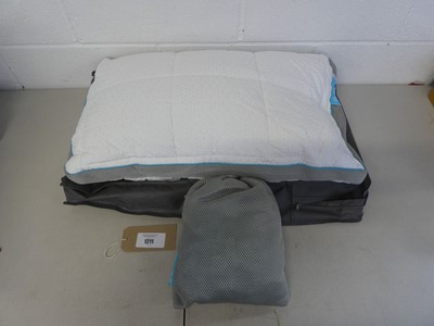 Lot A Simba hybrid pillow.