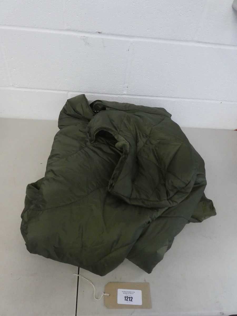 Lot A Below Zero sleeping bag/camping duvet.