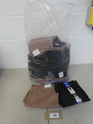 Lot Approx. 25 pairs of women's shorts by Jessica...