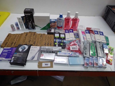 Lot Oral care including Oral irrigator, electric...