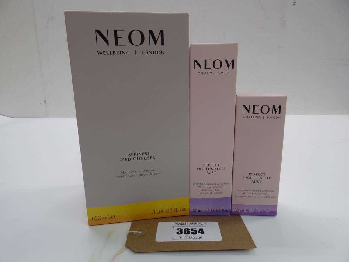 Lot Neom Happiness reed diffuser and 2 Perfect...