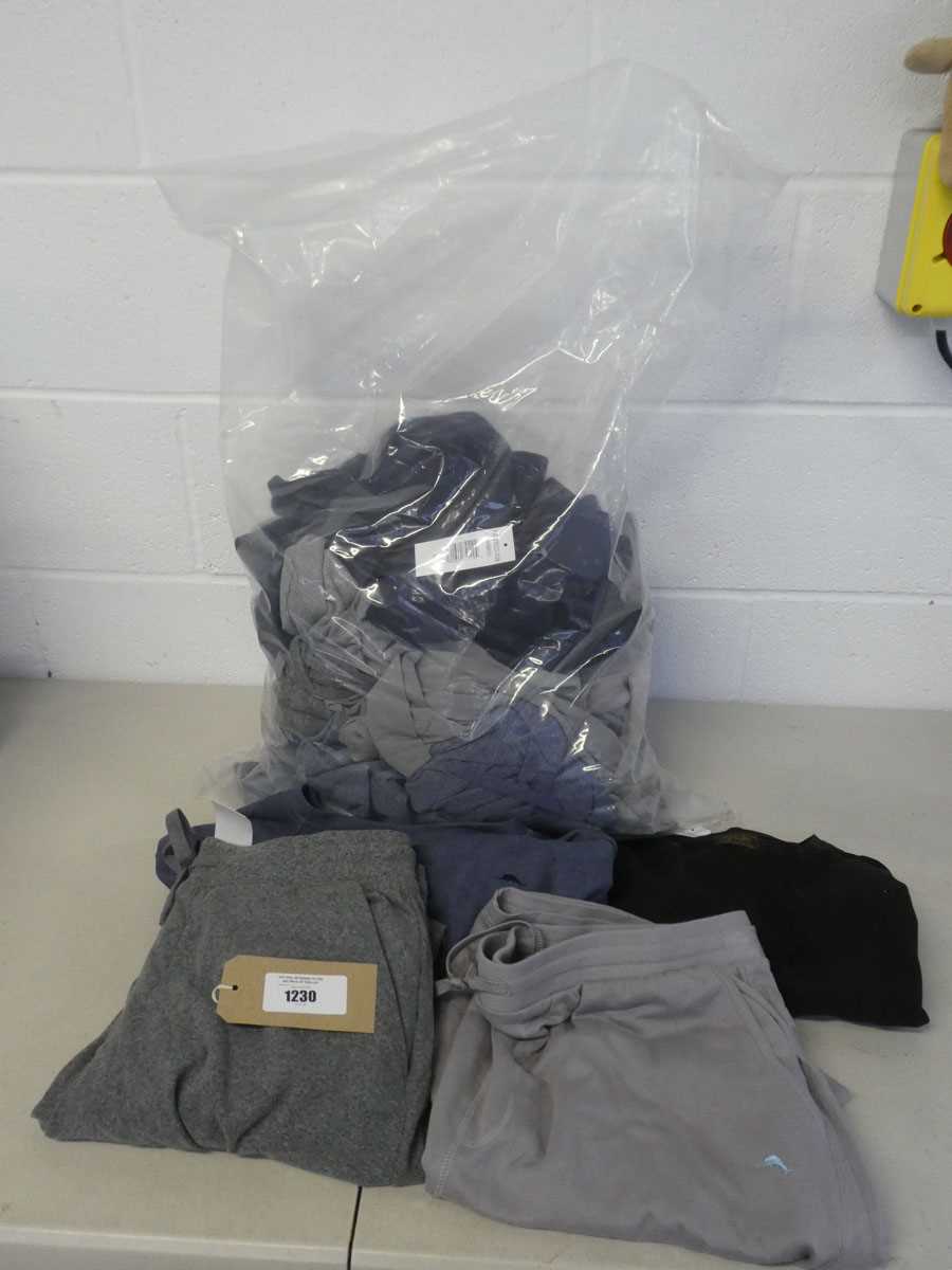 Lot Approx. 20 items of men's loungewear and...
