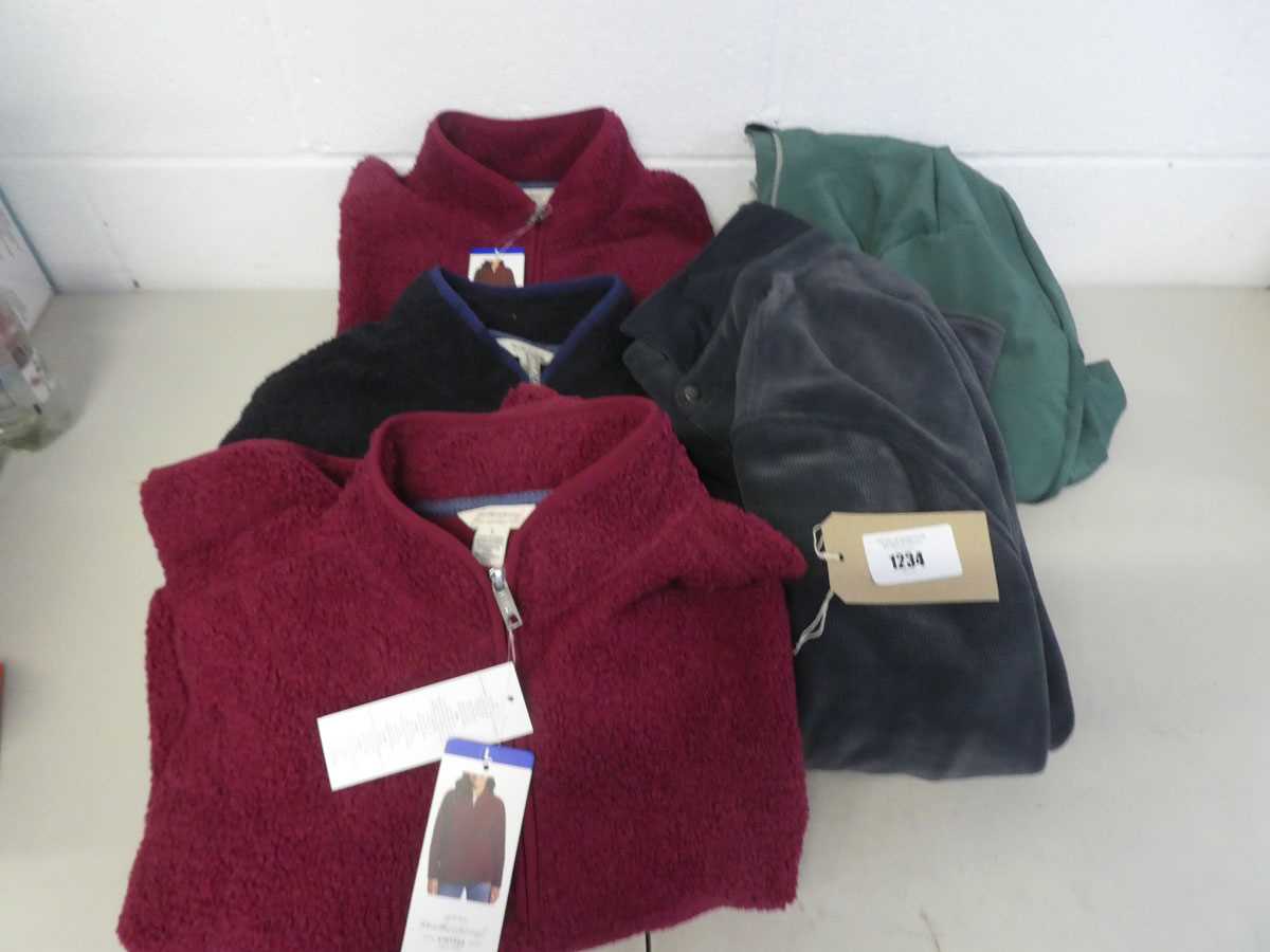 Lot Approx. 5 men's and women's jackets by...