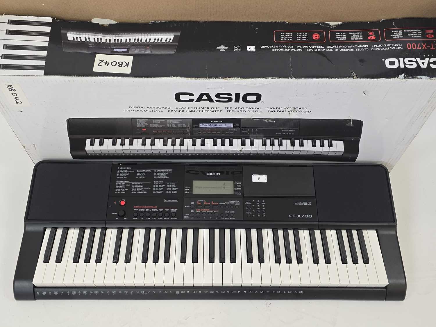 Lot A boxed Casio CT-X700 keyboard