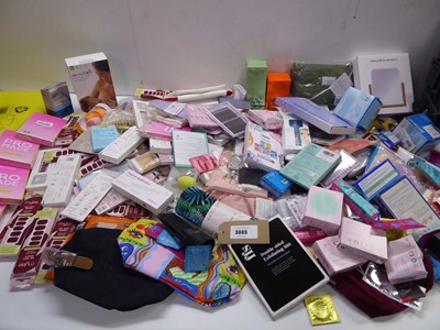 Lot Large bag of beauty accessories including...