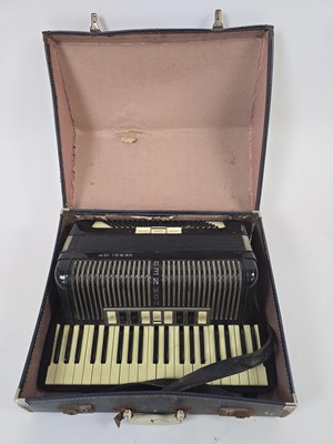 Lot A Hohner model Verdi III M piano accordion...