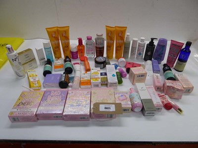 Lot Selection of branded toiletries including Give...