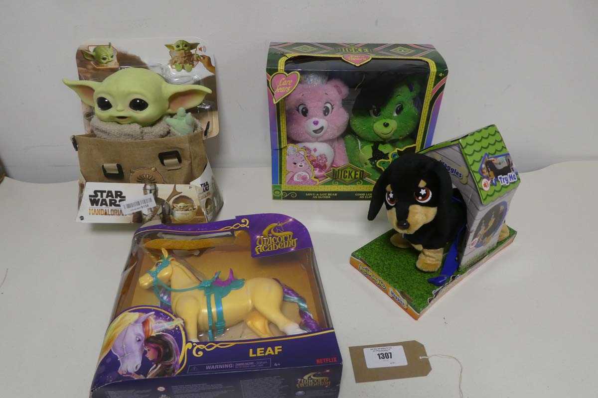 Lot 1307 - Star Wars The Mandalorian interactive The...