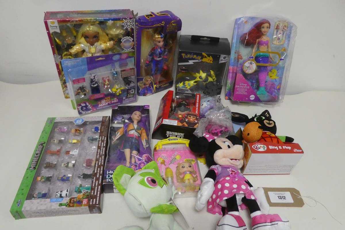 Lot 1312 - Selection of dolls and figures incl. Rainbow...