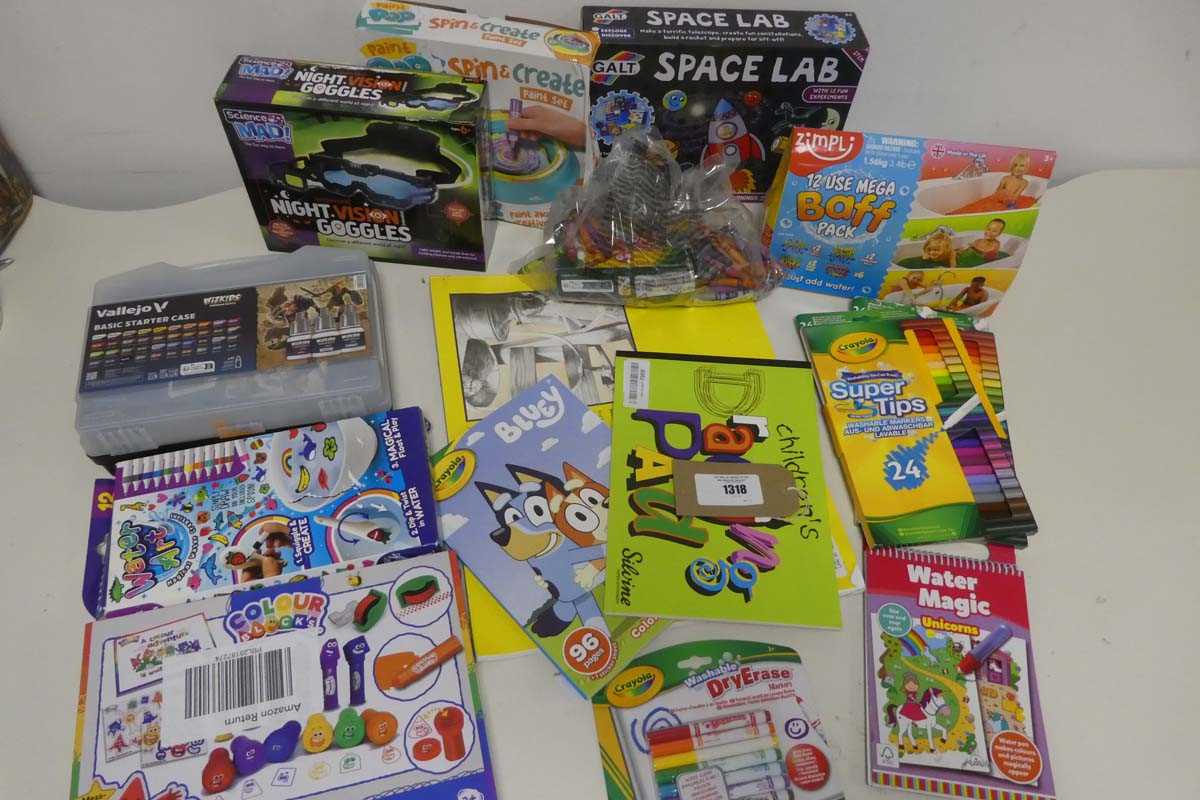 Lot 1318 - Large quantity of arts and crafts and...