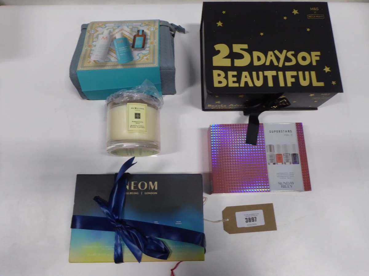 Lot x5 mixed sets to include Neom, Sunday Riley etc