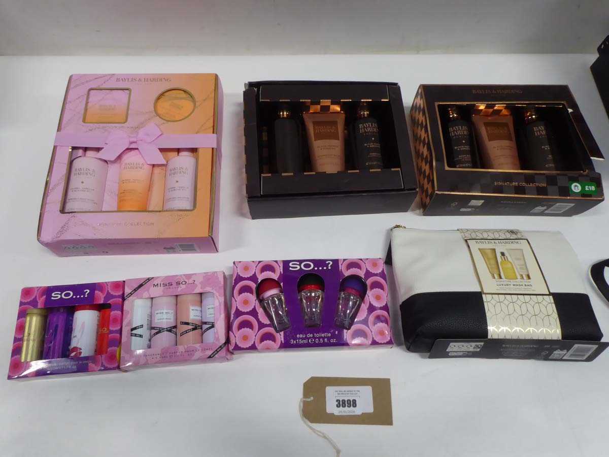 Lot x6 mixed giftsets to include Baylis & Harding...