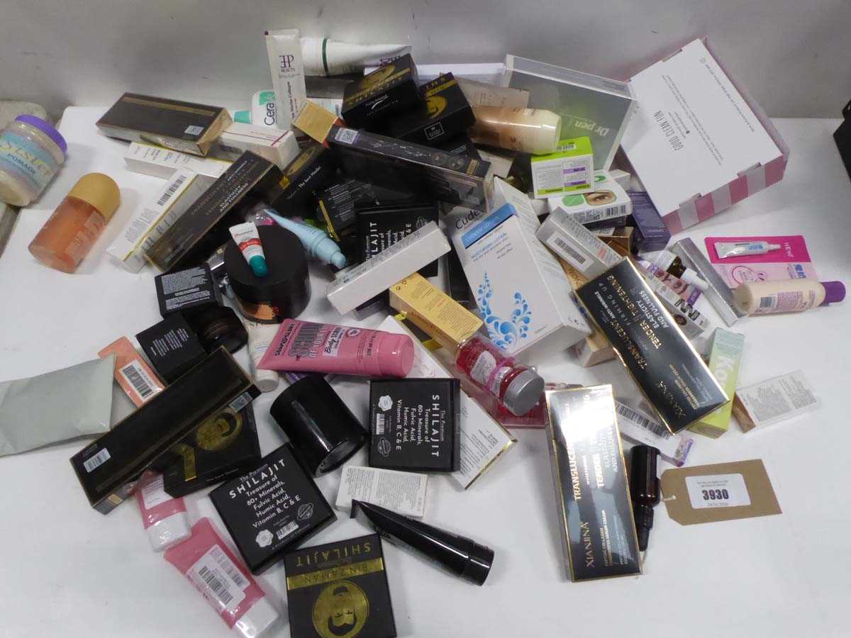 Lot Selection of mixed items to include skin care...