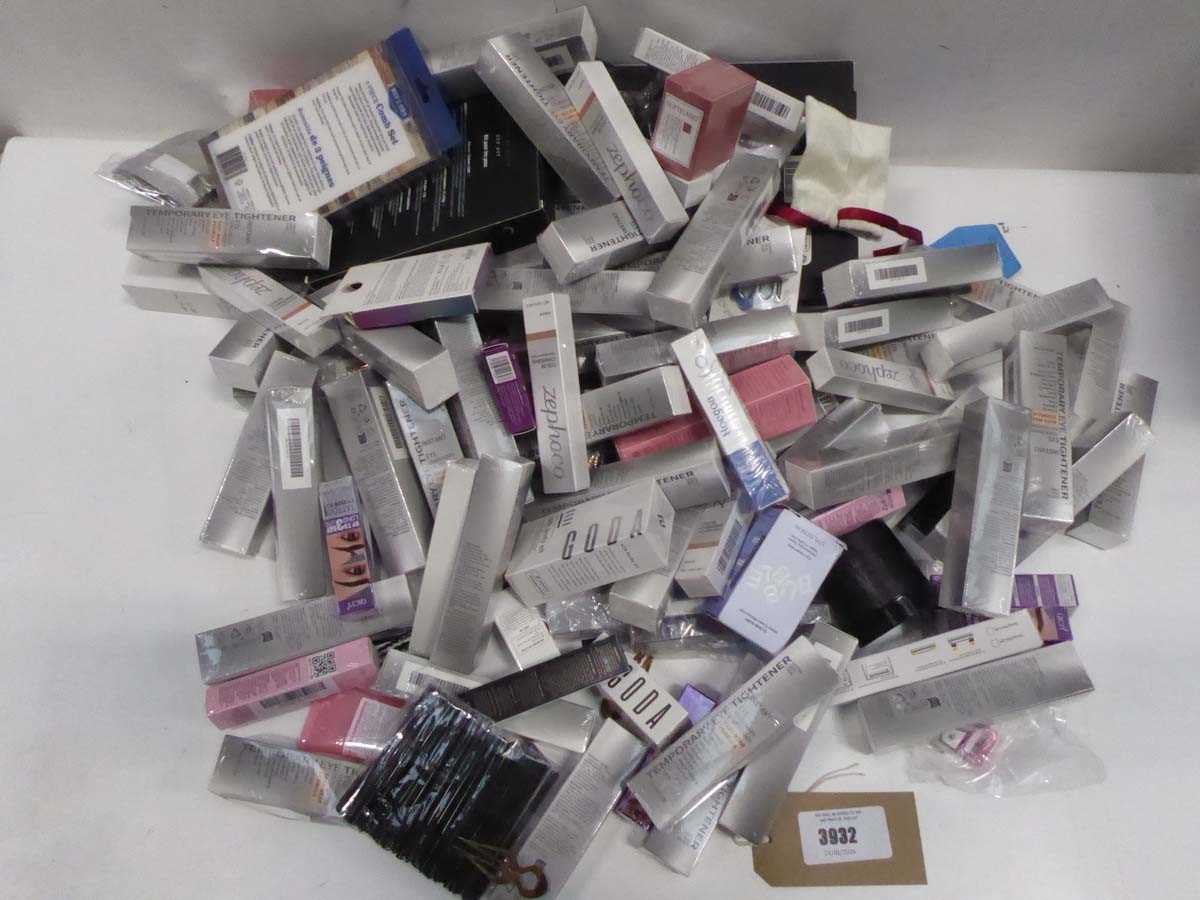 Lot Selection of mixed items to include makeup etc