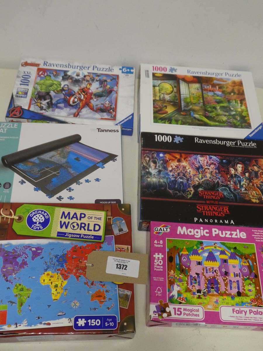 Lot 1372 - Selection of board games incl. Ravensburger...