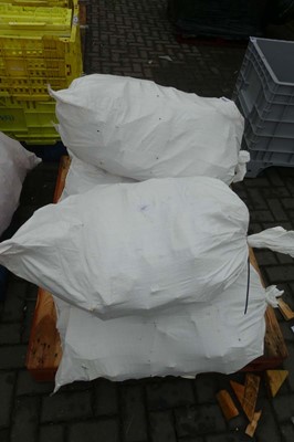 Lot 2399 - 5 large bags of softwood off-cuts for burning