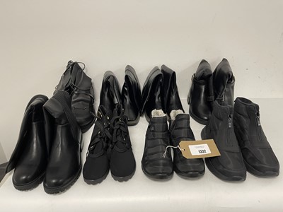 Lot 8x Pairs of boots in various styles to include...