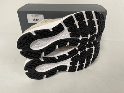 Lot New Balance 408 trainers in beige size UK9 -...