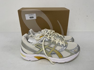 Lot Asics gel-1130 trainers in cream size UK9 - boxed