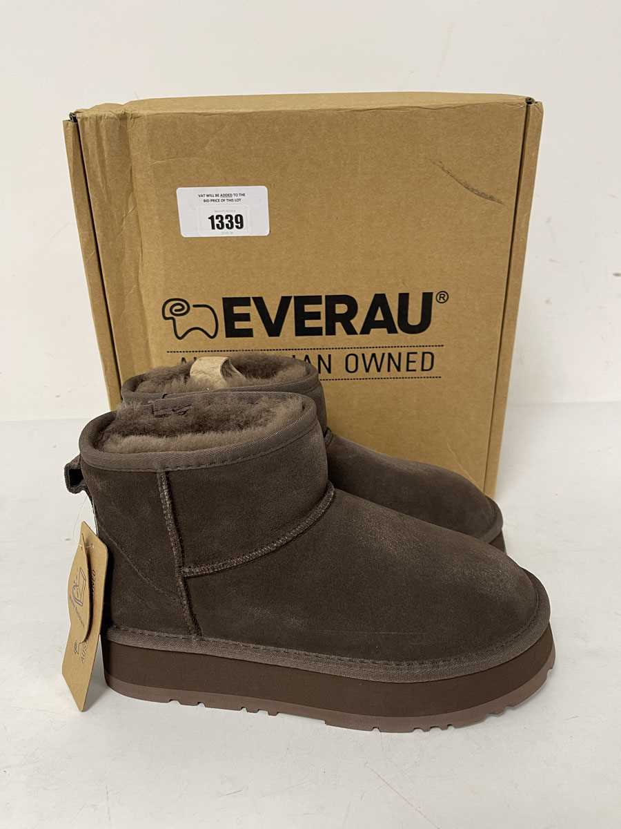 Lot Everau Australian Owned dusky boots in...