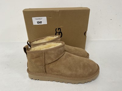 Lot Ugg classic ultra mini boots in chestnut size...
