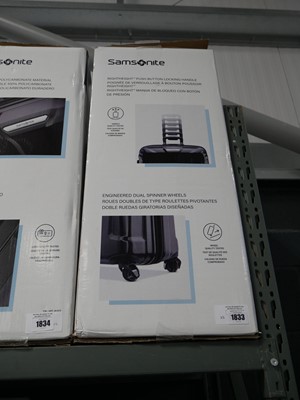 Lot 1833 - 1 large and 1 small Samsonite suitcases