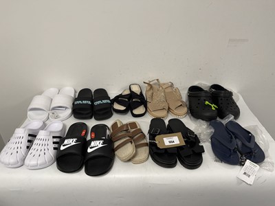 Lot 10x Pairs of sandals in various styles to...