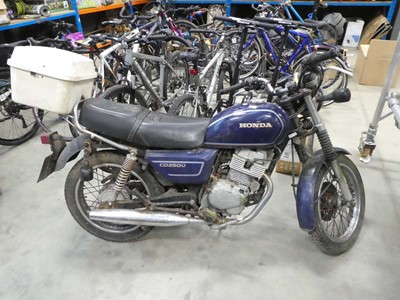 Lot 4040 - Honda CD250U petrol motorcycle in blue with 2...