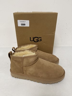 Lot Ugg classic ultra mini boots in chestnut size...