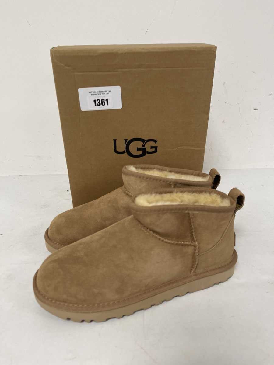 Lot Ugg classic ultra mini boots in chestnut size...