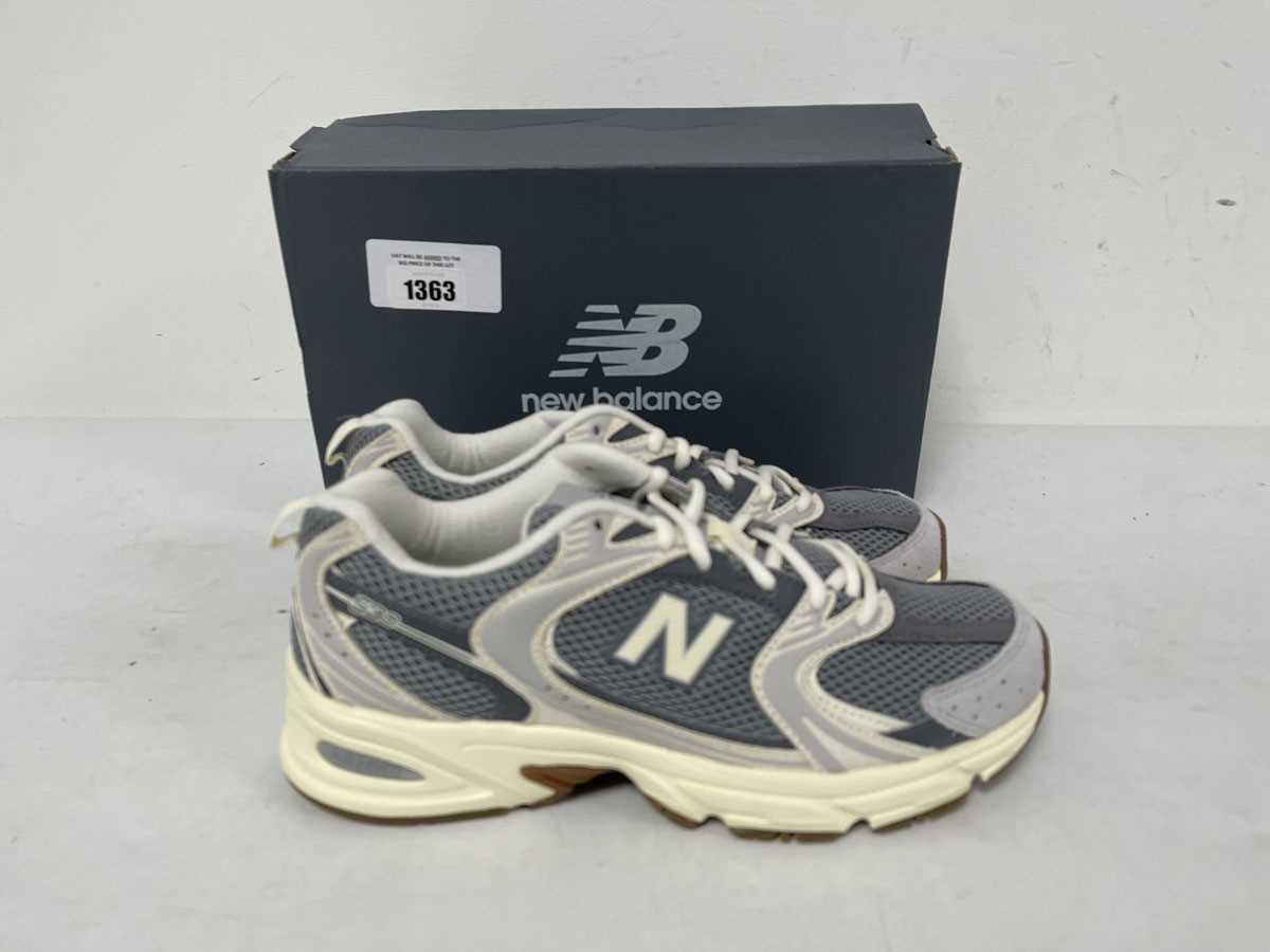 Lot New Balance 530 trainers in grey size UK6 - boxed