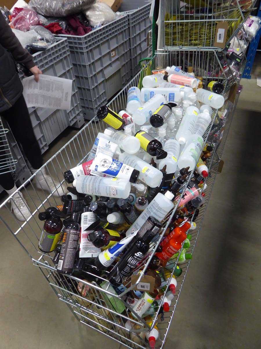 Lot 3367 - Wire basket containing an assortment of hair...