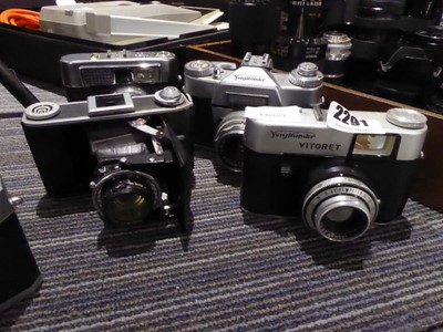 Lot 2291 - 4 Voig Hander cameras