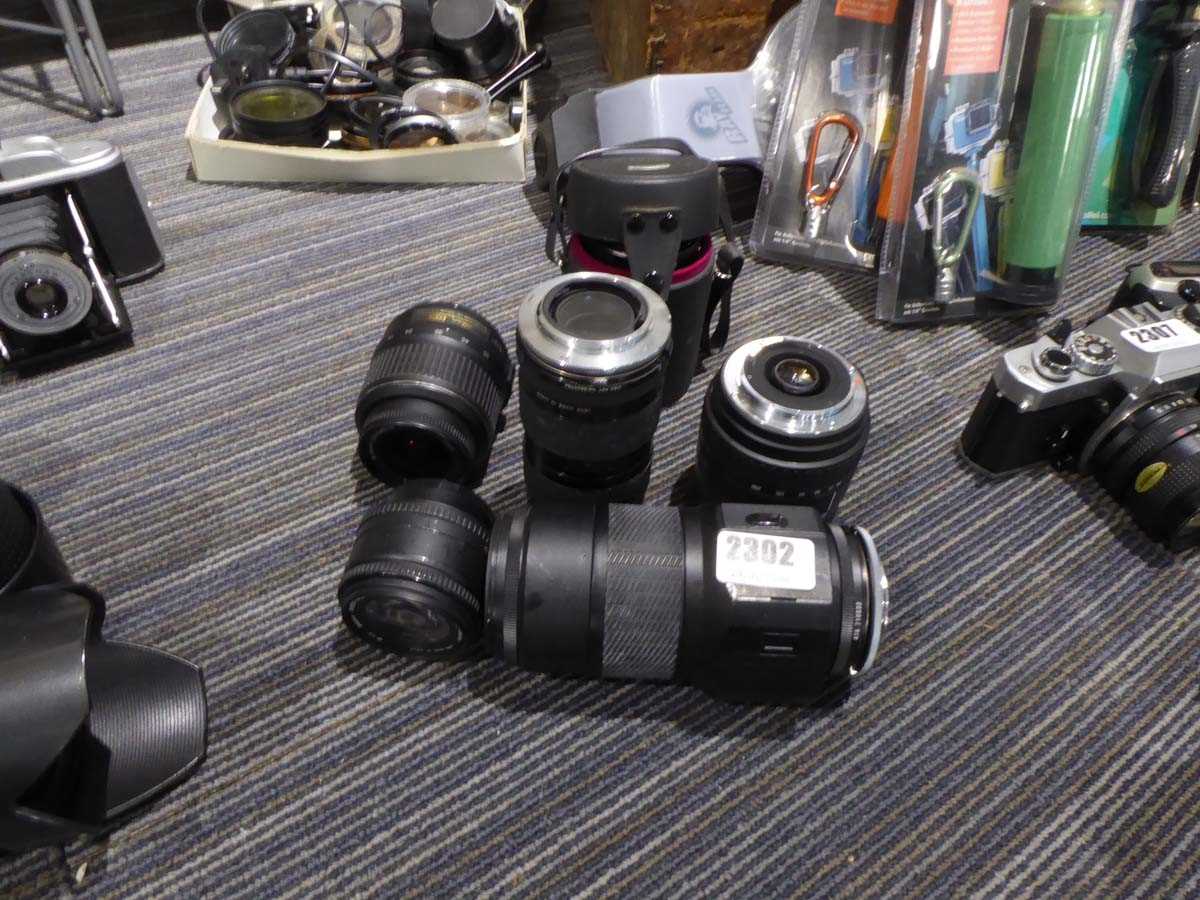 Lot 2302 - Selection of 6 camera lenses (one in case)
