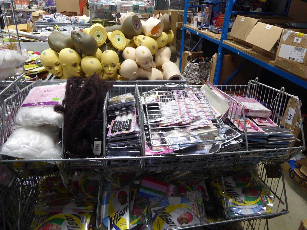 Lot 3376 - Wire basket containing quantity of various...