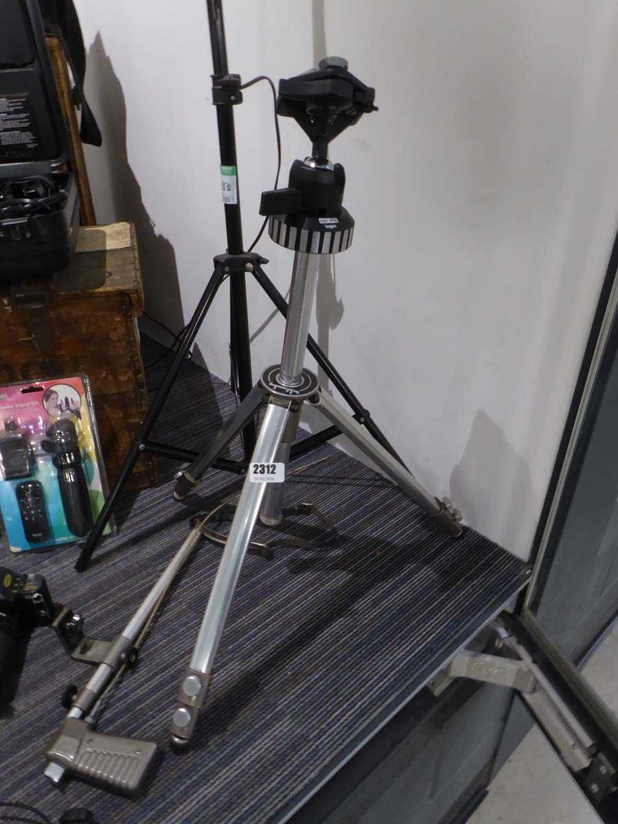 Lot 2312 - Camera tripod